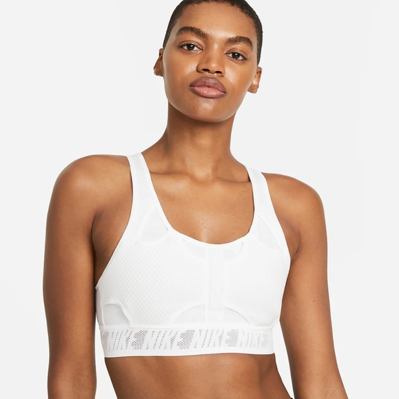 NIKE Swoosh Sports Bra